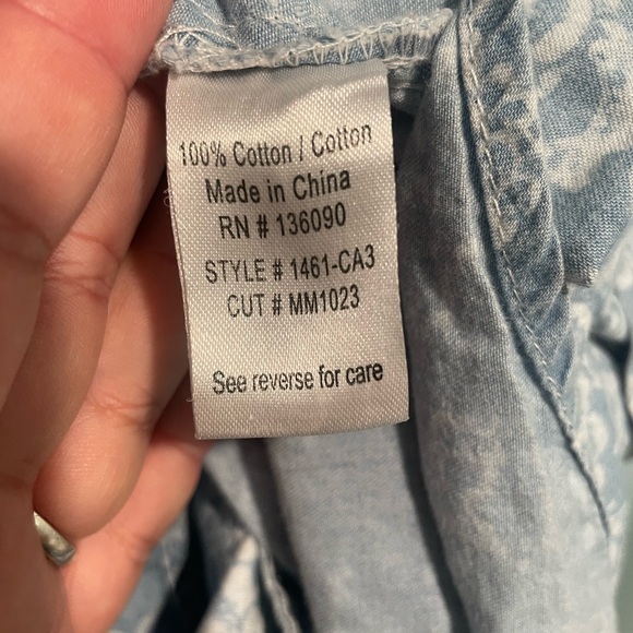 Mel & Mo Womens Denim Pearl Snap Floral Top Country Casual Coastal Cowgirl 90’s - Picture 4 of 7